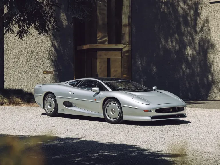 1993 Jaguar XJ220 - Image 2 of 31