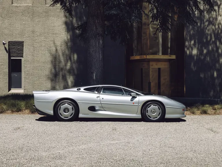 1993 Jaguar XJ220 - Image 6 of 31