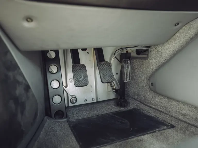 1993 Jaguar XJ220 - Image 19 of 31