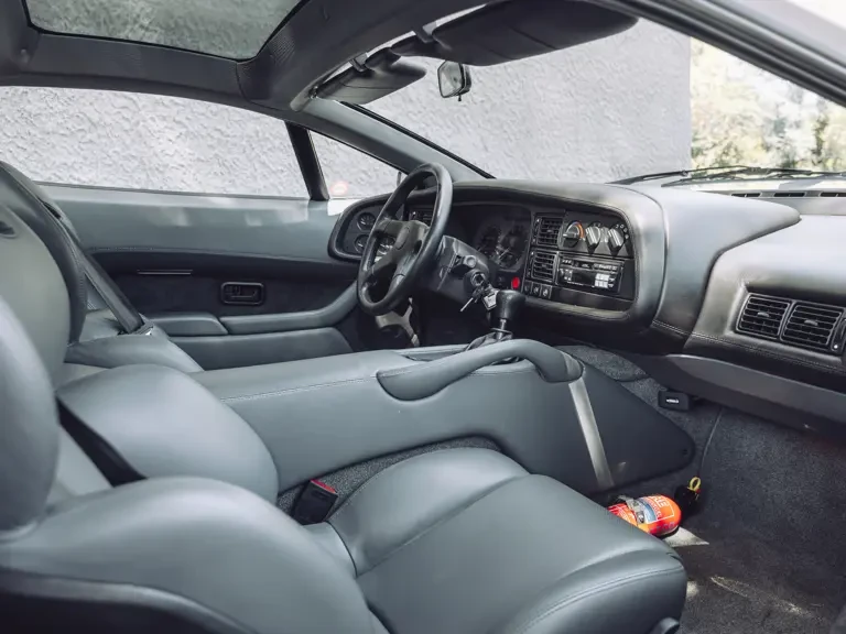 1993 Jaguar XJ220 - Image 29 of 31