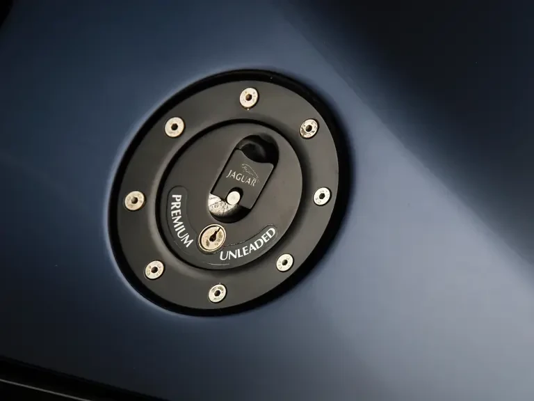 1993 Jaguar XJ220 - Image 15 of 19