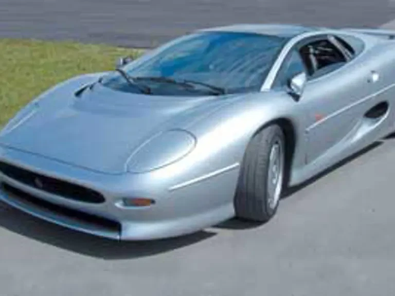 1993 Jaguar XJ220 - Image 2 of 2