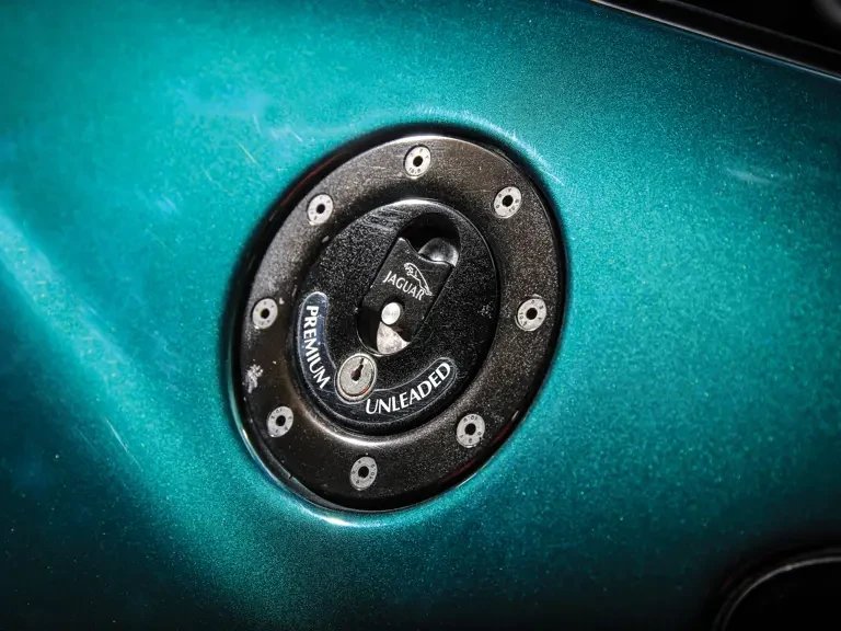 1993 Jaguar XJ220 - Image 16 of 20