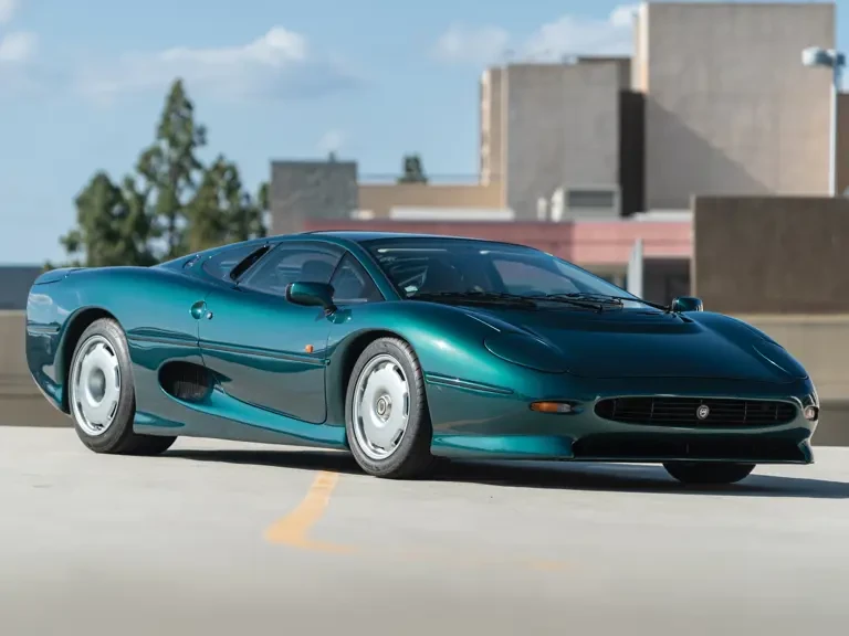 1993 Jaguar XJ220 - Image 2 of 28