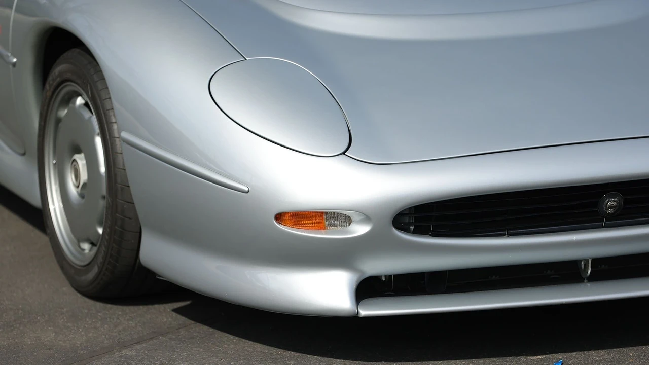 1993 Jaguar XJ220 - Image 26 of 31