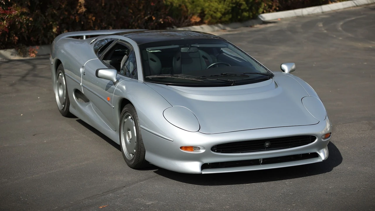 1993 Jaguar XJ220 - Image 23 of 31