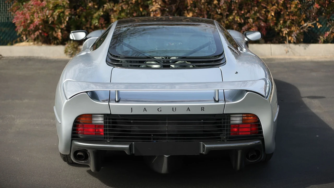 1993 Jaguar XJ220 - Image 19 of 31