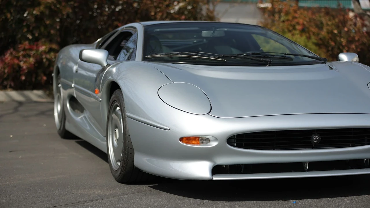 1993 Jaguar XJ220 - Image 21 of 31