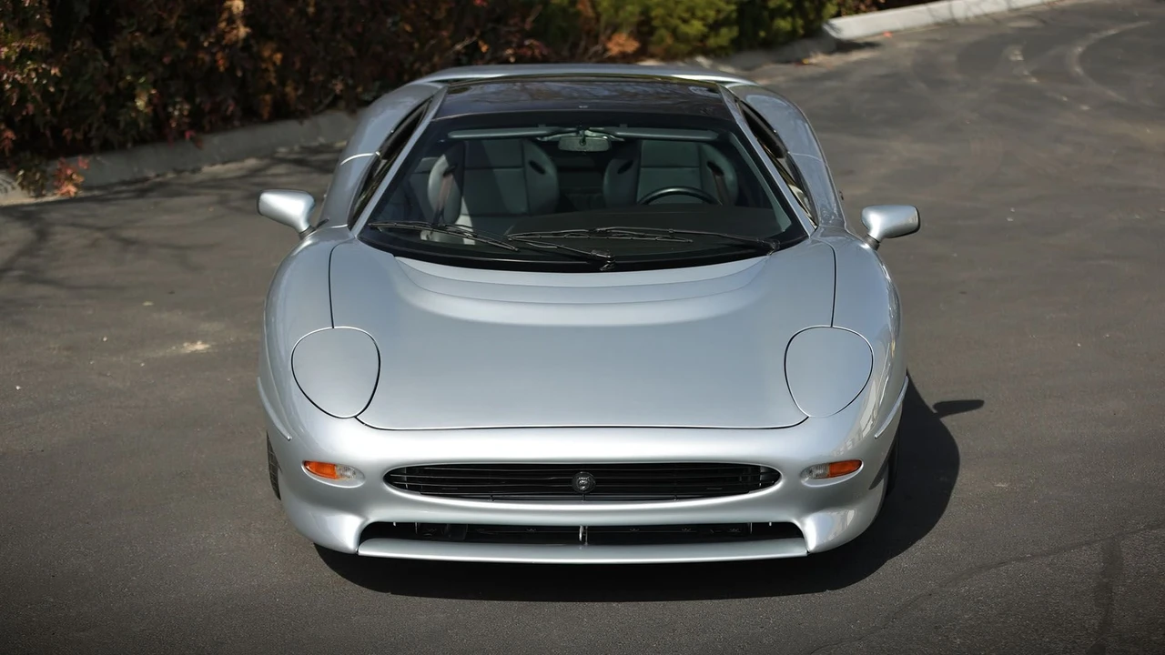 1993 Jaguar XJ220 - Image 24 of 31