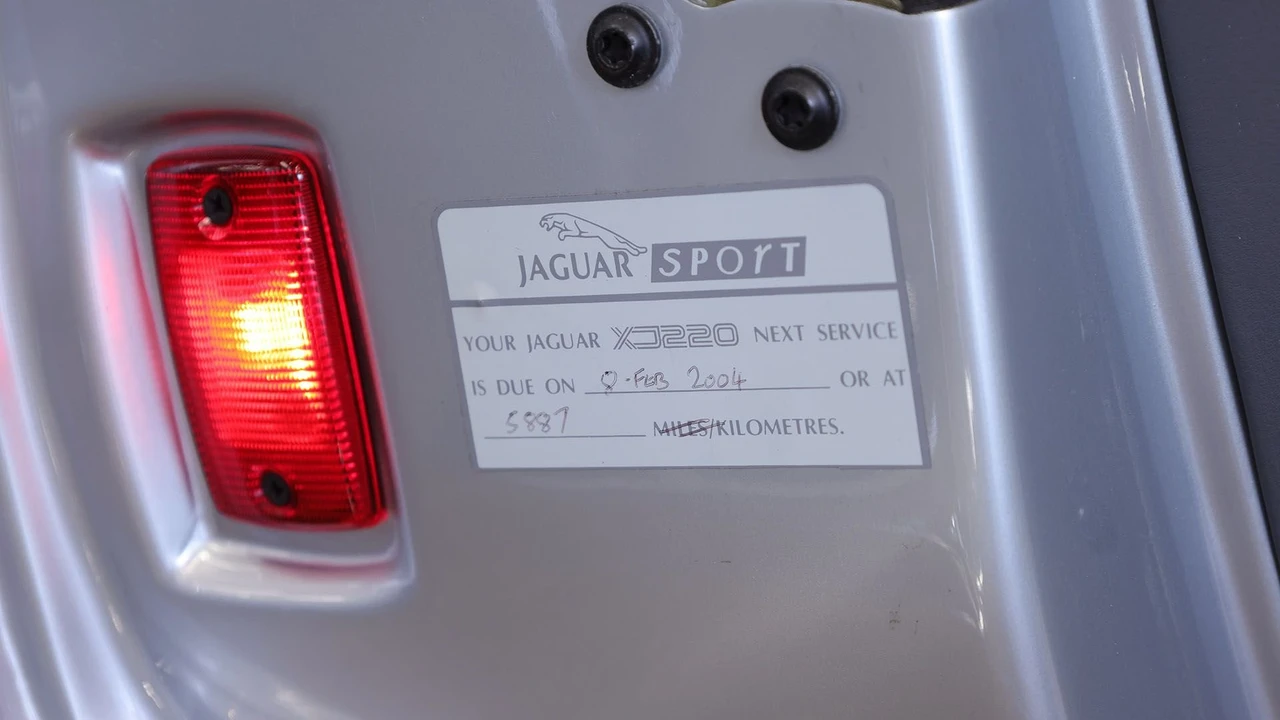 1993 Jaguar XJ220 - Image 2 of 31