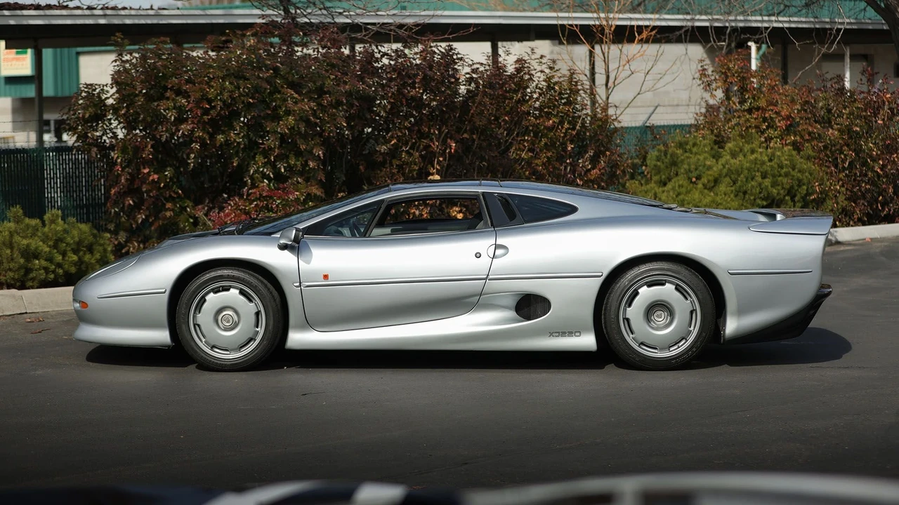 1993 Jaguar XJ220 - Image 8 of 31