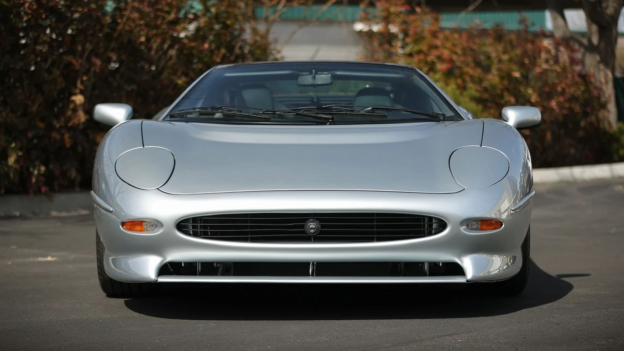 1993 Jaguar XJ220 - Image 22 of 31