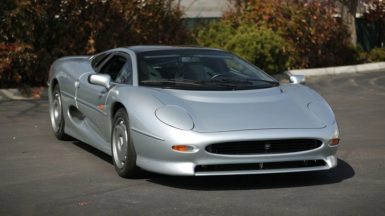 1993 Jaguar XJ220 - Image 25 of 31