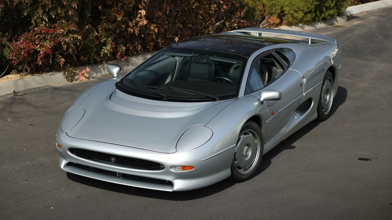 1993 Jaguar XJ220 - Image 9 of 31