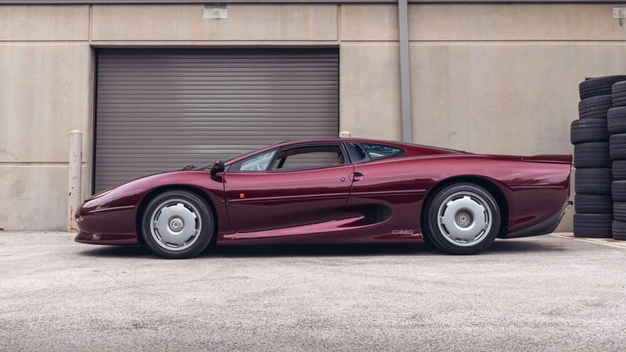 1993 Jaguar XJ220 - Image 2 of 29