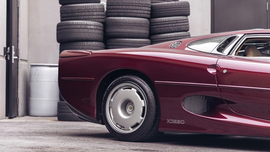 1993 Jaguar XJ220 - Image 21 of 29