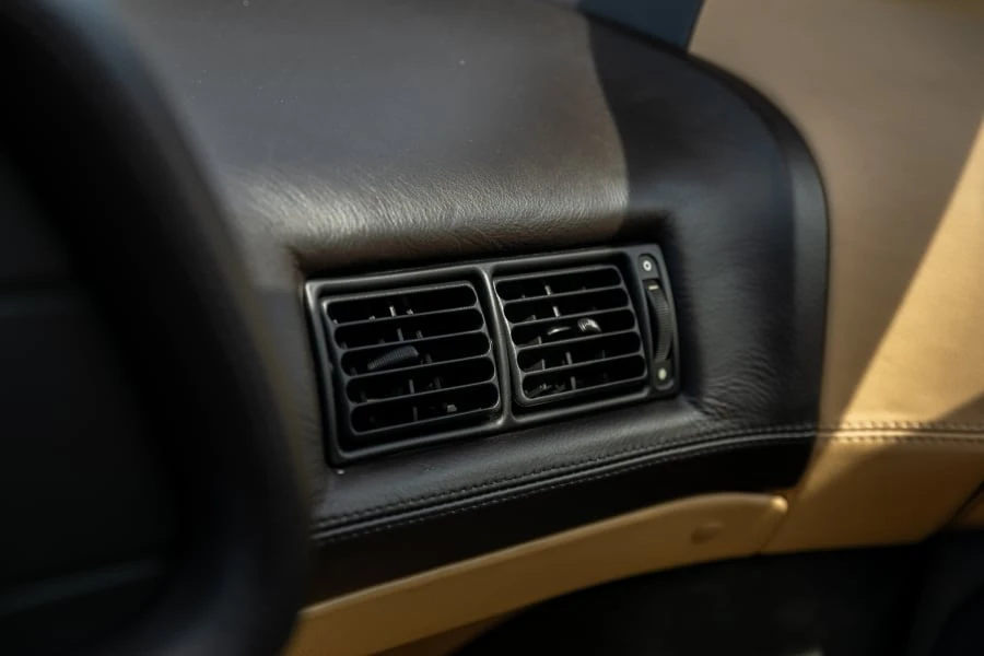 1993 Jaguar XJ220 - Image 30 of 31