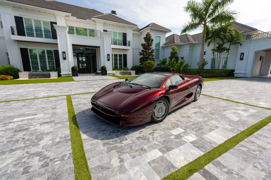1993 Jaguar XJ220 - Image 23 of 31