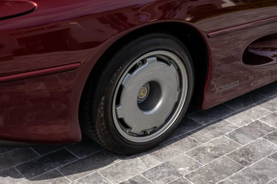 1993 Jaguar XJ220 - Image 13 of 31