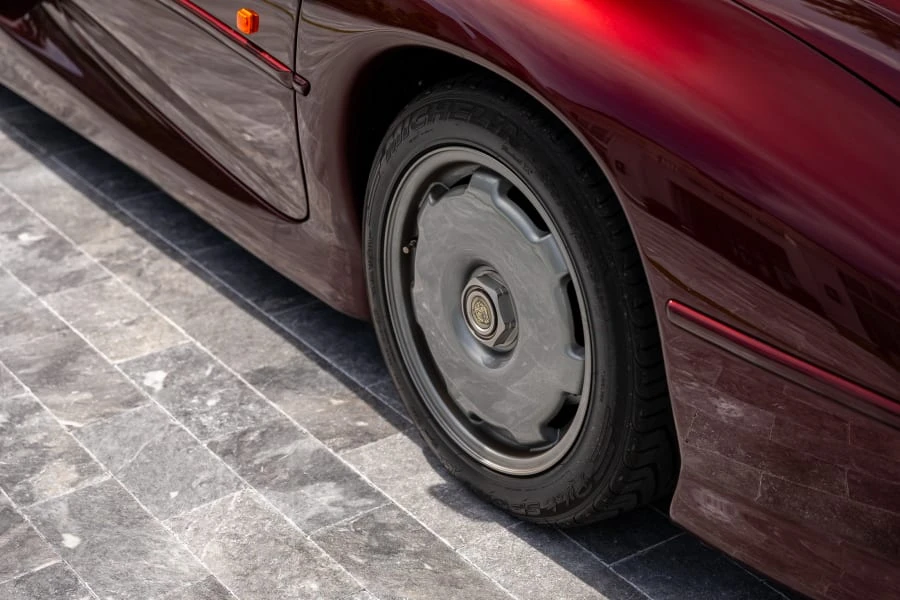 1993 Jaguar XJ220 - Image 17 of 31