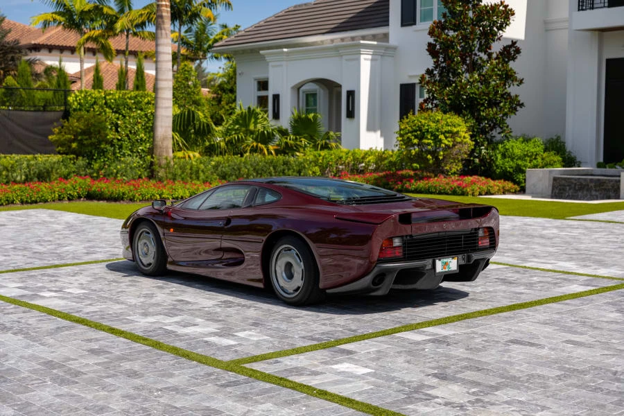 1993 Jaguar XJ220 - Image 19 of 31