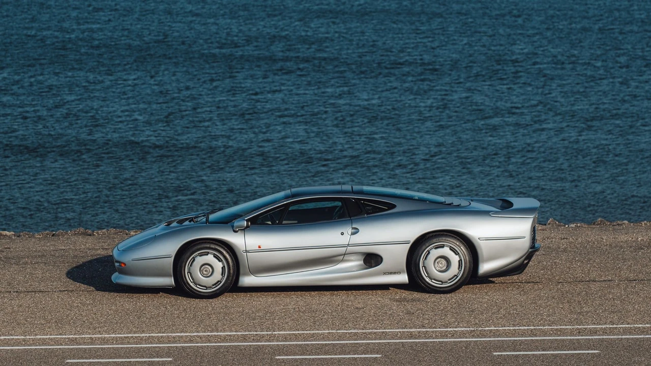 1993 Jaguar XJ220 - Image 24 of 31