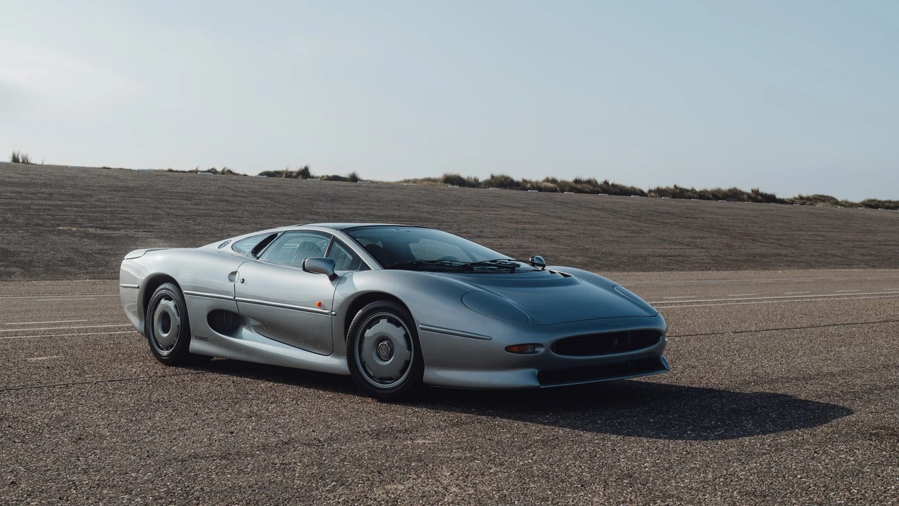1993 Jaguar XJ220 - Image 29 of 31