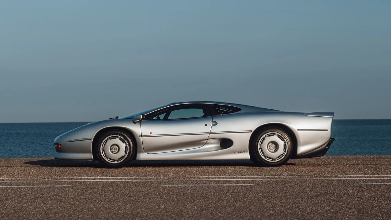 1993 Jaguar XJ220 - Image 3 of 31