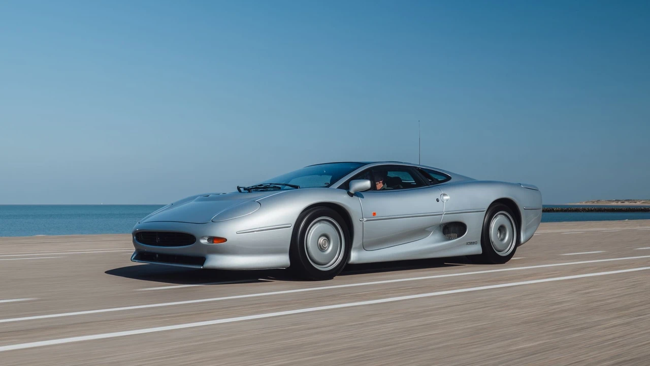 1993 Jaguar XJ220 - Image 14 of 31