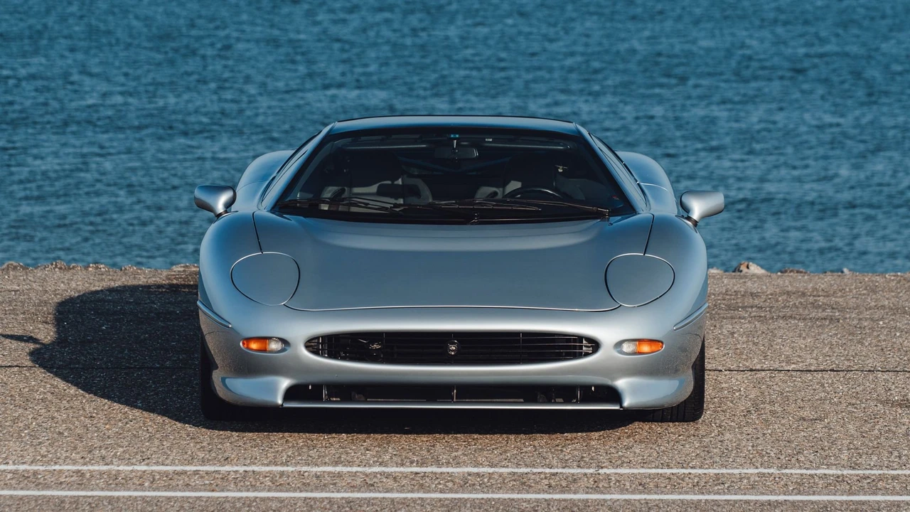 1993 Jaguar XJ220 - Image 6 of 31