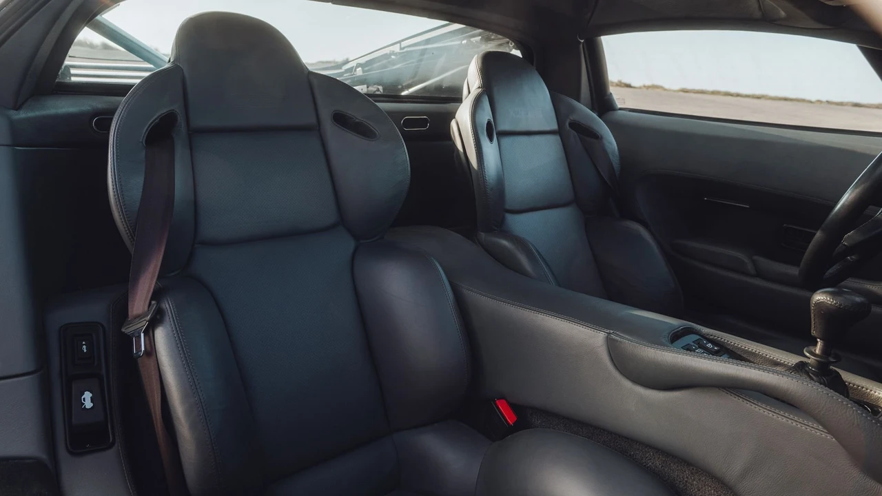 1993 Jaguar XJ220 - Image 8 of 31