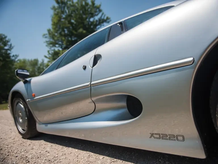 1993 Jaguar XJ220 - Image 10 of 26