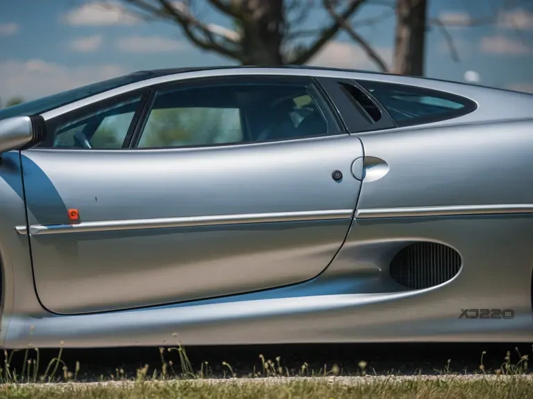 1993 Jaguar XJ220 - Image 16 of 26