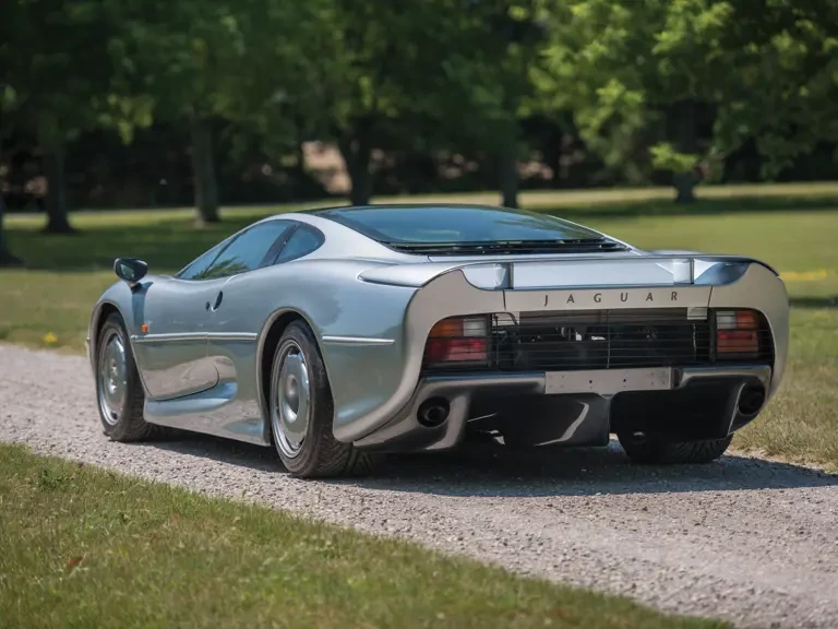 1993 Jaguar XJ220 - Image 3 of 26