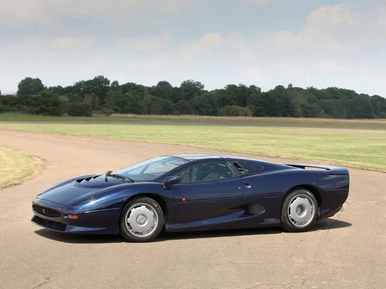 1993 Jaguar XJ220 - Image 2 of 7