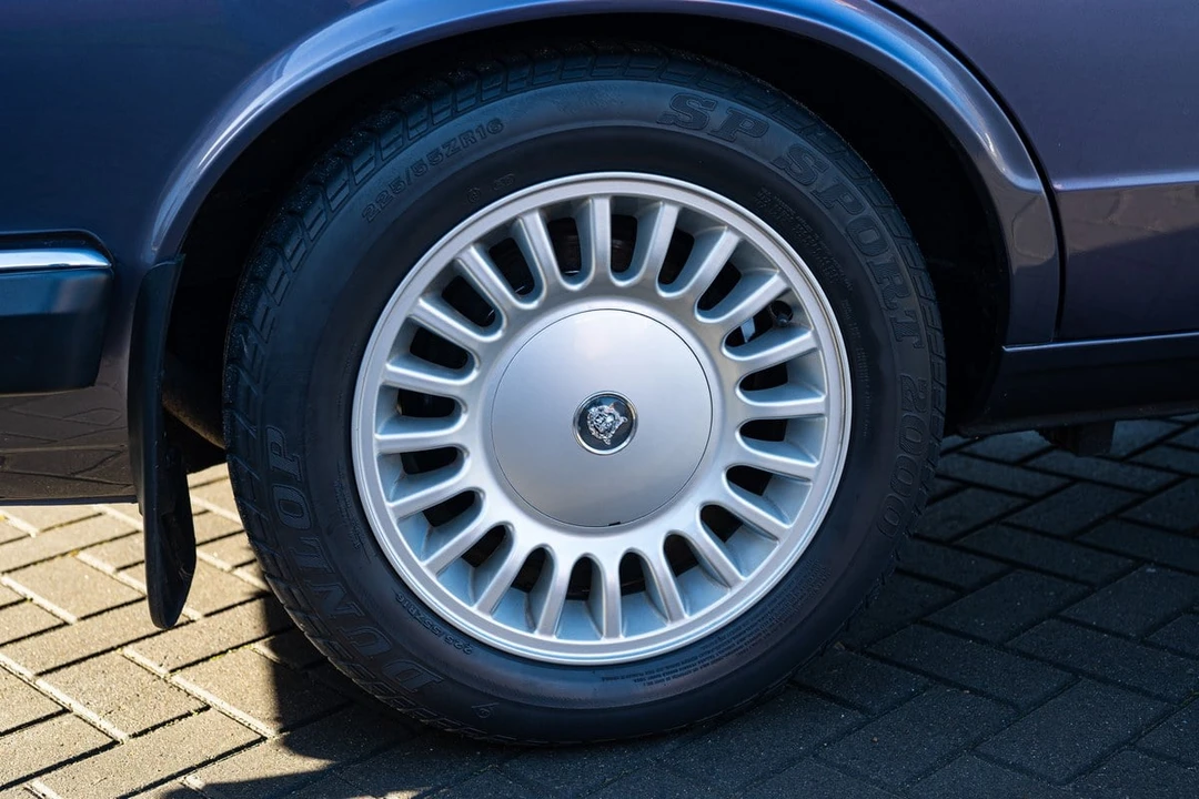 1993 Jaguar XJ40 XJ - Image 9 of 30