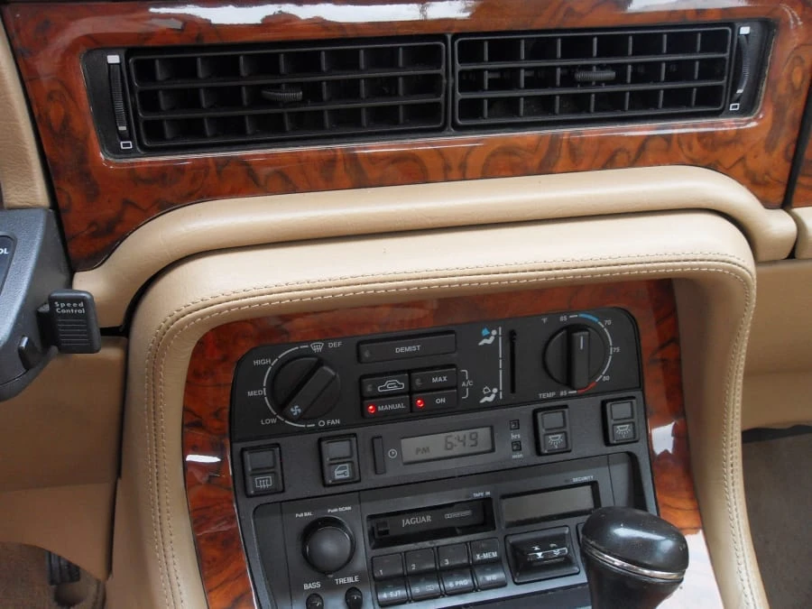 1993 Jaguar XJ40 XJ - Image 12 of 28