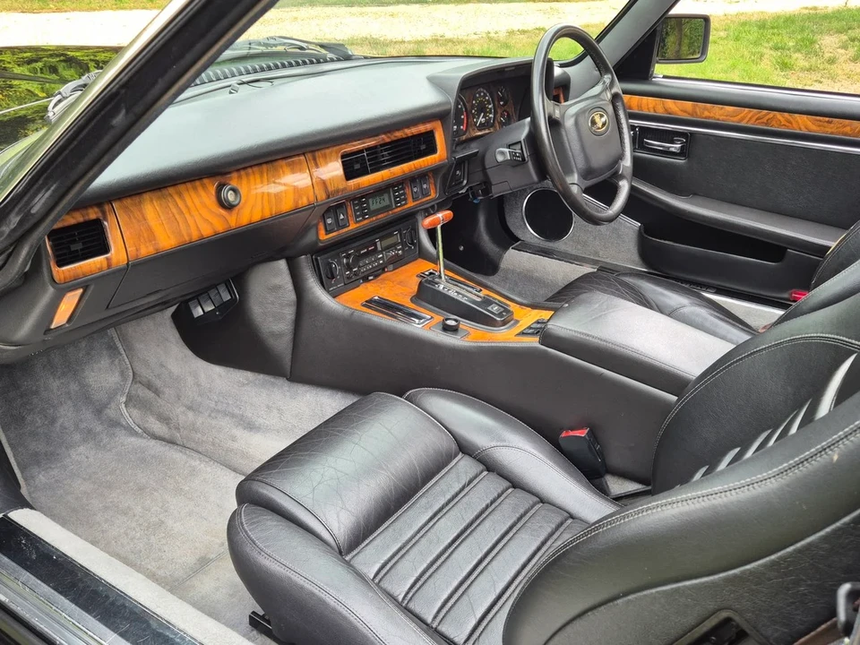 1993 Jaguar XJS Convertible - Image 2 of 31