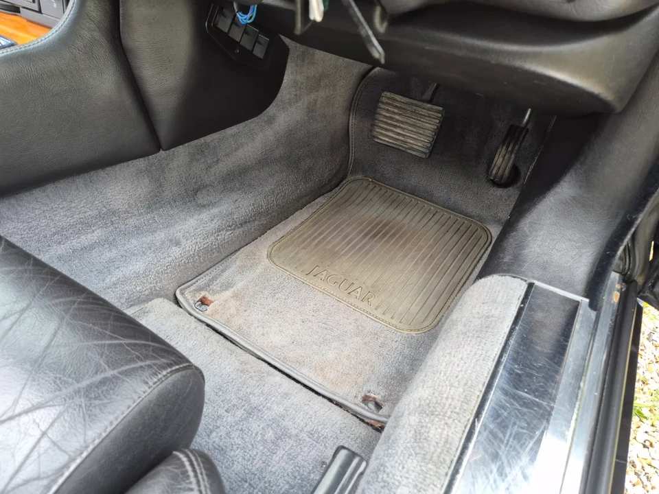 1993 Jaguar XJS Convertible - Image 18 of 31