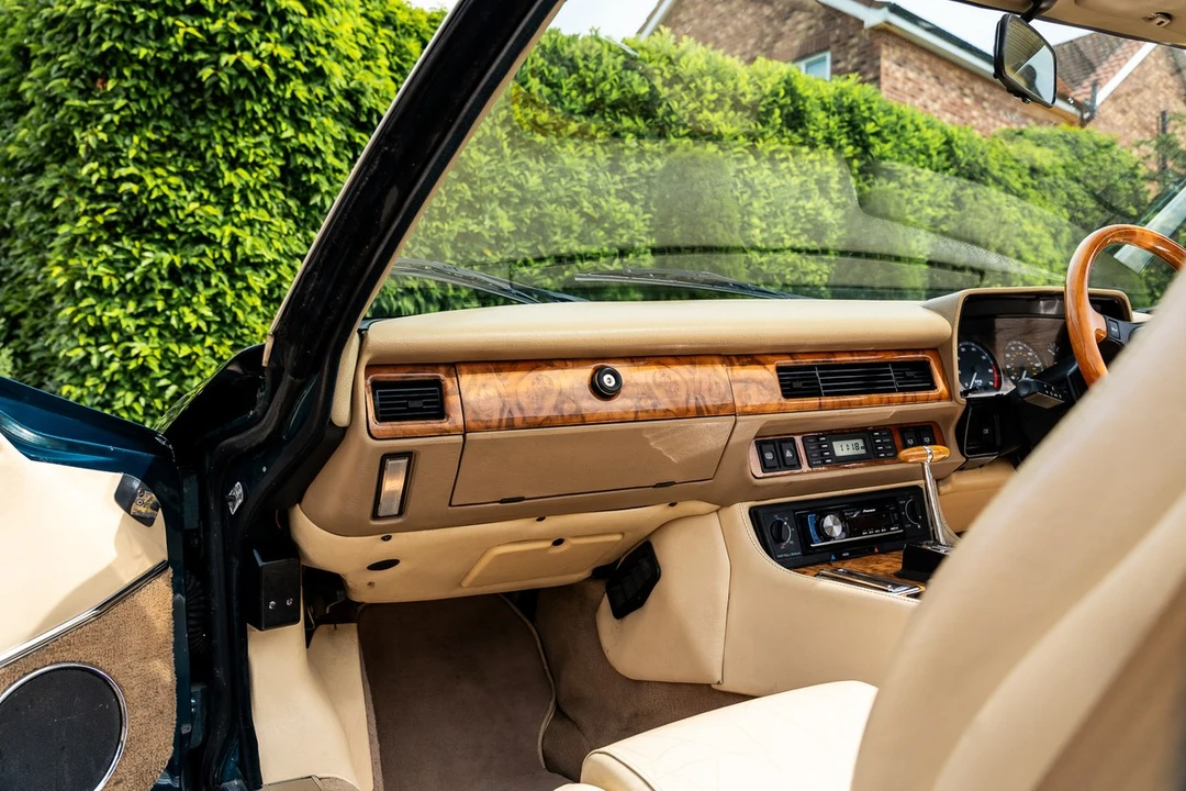 1993 Jaguar XJS Convertible - Image 24 of 30