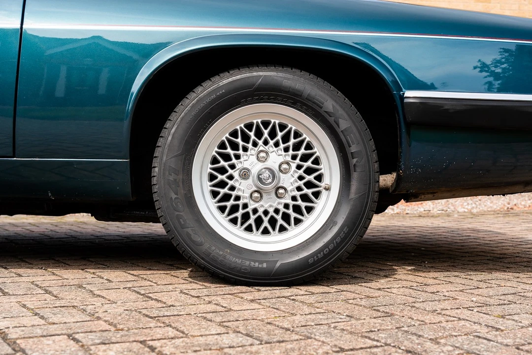1993 Jaguar XJS Convertible - Image 16 of 30