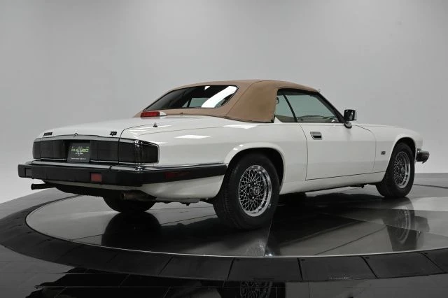 1993 Jaguar XJS Convertible - Image 9 of 21