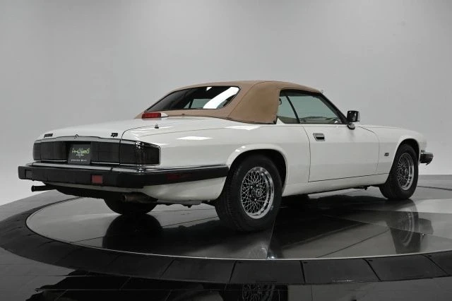 1993 Jaguar XJS Convertible - Image 9 of 21
