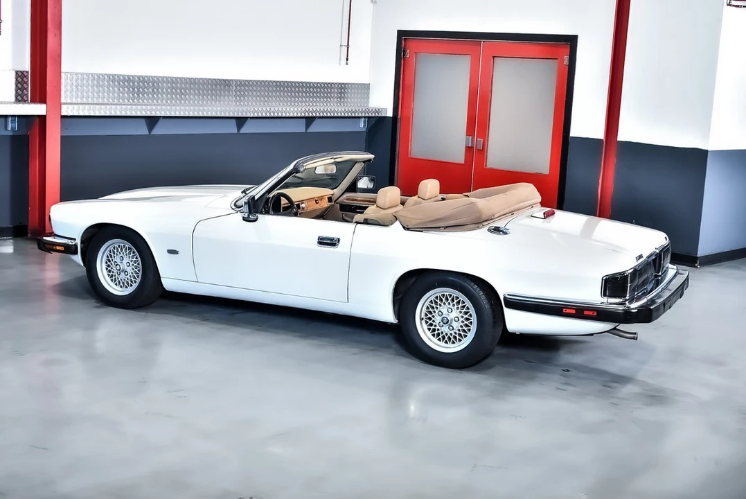 1993 Jaguar XJS Facelift AJ-16 - Image 23 of 30