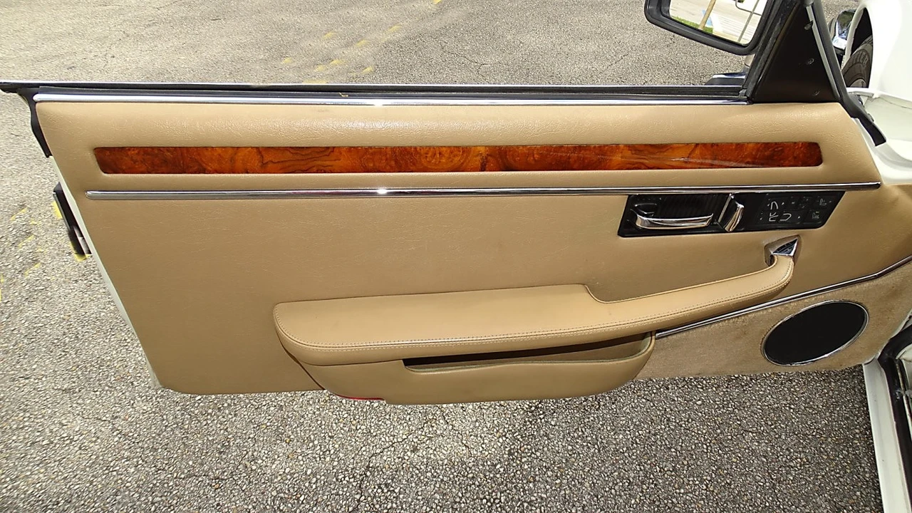 1993 Jaguar XJS Convertible - Image 18 of 21