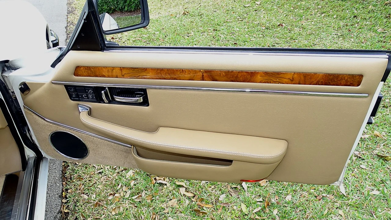 1993 Jaguar XJS Convertible - Image 19 of 21