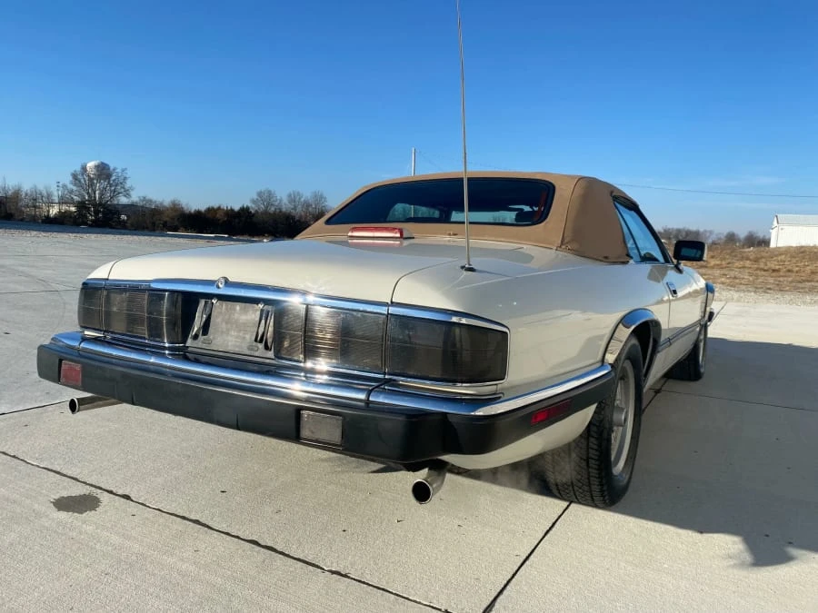 1993 Jaguar XJS - Image 13 of 18