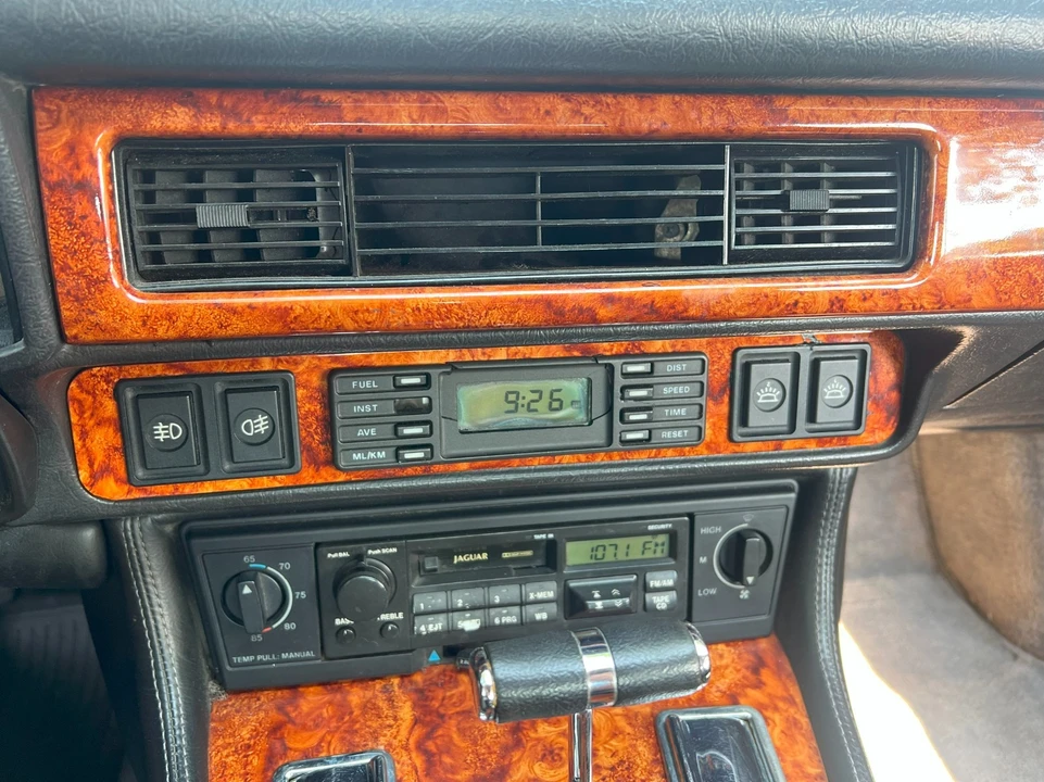 1993 Jaguar XJS - Image 30 of 31