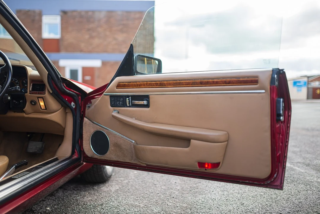 1993 Jaguar XJS Facelift V12 - Image 15 of 30