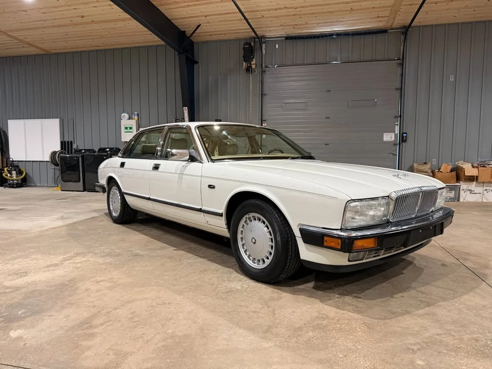 1993 Jaguar XJ40 XJ - Image 2 of 13